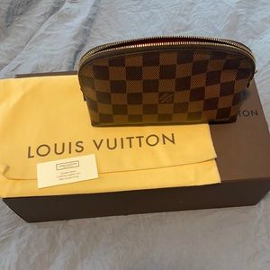 Cosmetic case